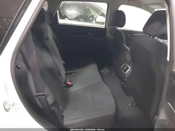 5XYPGDA39GG038938 2016 KIA SORENTO - Image 8