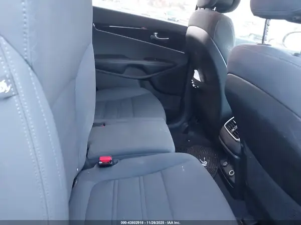 5XYPGDA39GG041158 2016 KIA SORENTO - Image 8