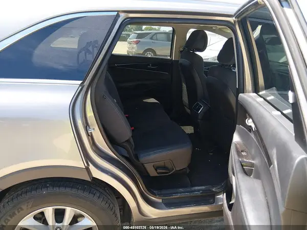 5XYPGDA39GG044142 2016 KIA SORENTO - Image 8