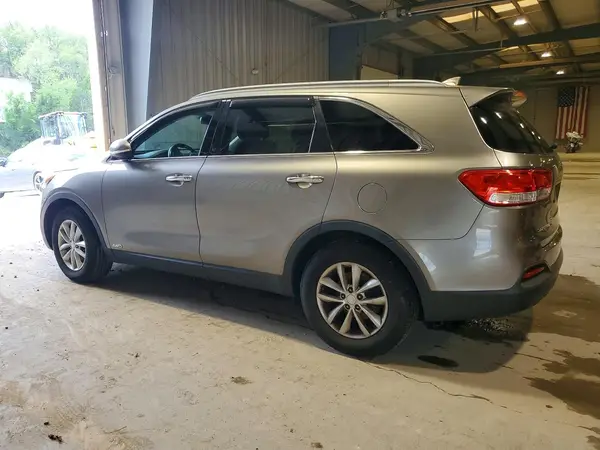 5XYPGDA39GG052676 2016 KIA SORENTO - Image 2