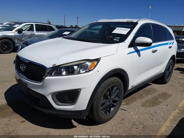 5XYPGDA39GG057487 2016 KIA SORENTO - Image 2