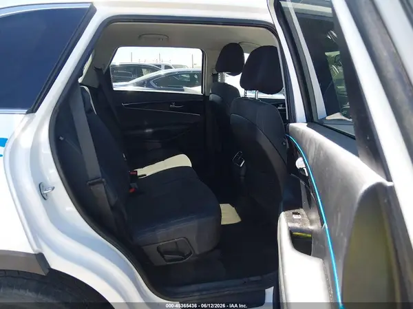 5XYPGDA39GG057487 2016 KIA SORENTO - Image 8