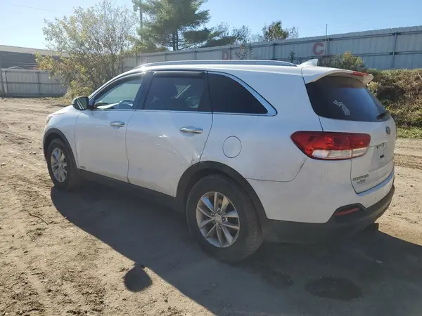 5XYPGDA39GG057490 2016 KIA SORENTO - Image 2