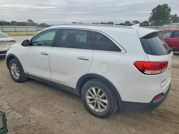 5XYPGDA39GG060471 2016 KIA SORENTO - Image 2