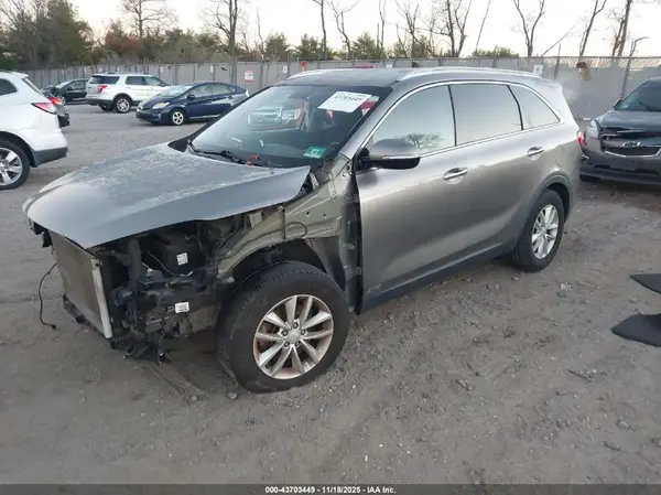 5XYPGDA39GG074354 2016 KIA SORENTO - Image 2