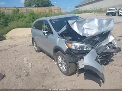 5XYPGDA39GG079988 2016 KIA SORENTO