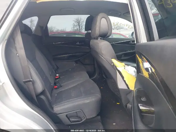 5XYPGDA39GG081272 2016 KIA SORENTO - Image 8