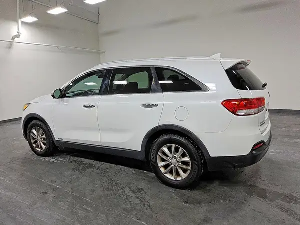 5XYPGDA39GG084138 2016 KIA SORENTO - Image 2