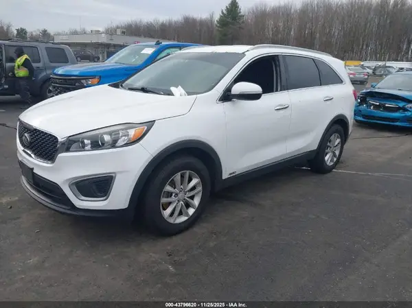 5XYPGDA39GG096919 2016 KIA SORENTO - Image 2