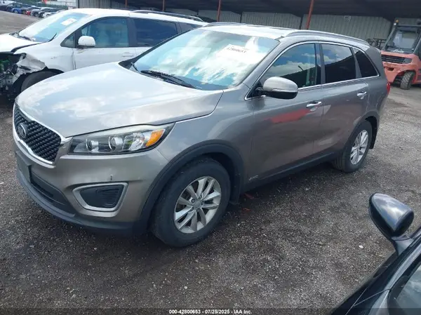 5XYPGDA39GG132981 2016 KIA SORENTO - Image 2