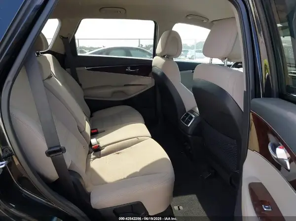 5XYPGDA39GG137257 2016 KIA SORENTO - Image 8