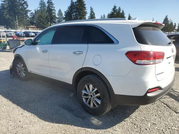 5XYPGDA39GG147965 2016 KIA SORENTO - Image 2