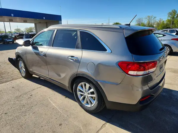 5XYPGDA39GG148193 2016 KIA SORENTO - Image 2
