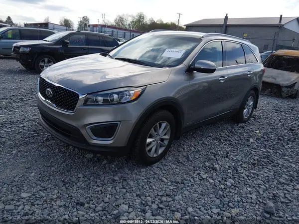 5XYPGDA39GG154169 2016 KIA SORENTO - Image 2