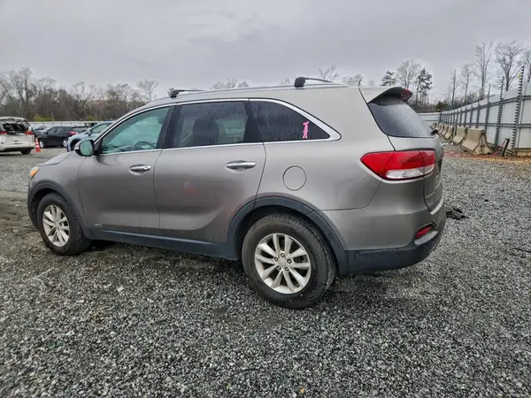 5XYPGDA39GG158173 2016 KIA SORENTO - Image 2