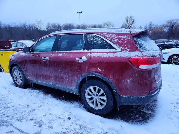 5XYPGDA39HG219314 2017 KIA SORENTO - Image 2