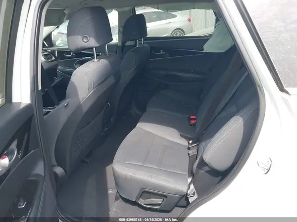 5XYPGDA39HG231933 2017 KIA SORENTO - Image 8
