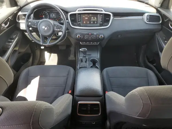 5XYPGDA39HG231947 2017 KIA SORENTO - Image 8