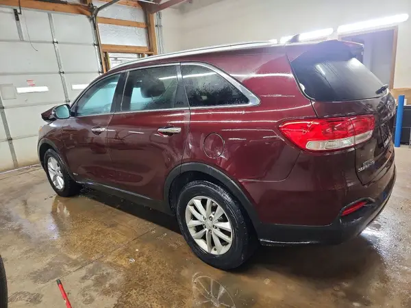 5XYPGDA39HG236209 2017 KIA SORENTO - Image 2