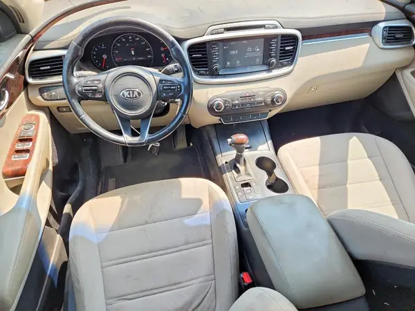 5XYPGDA39HG237084 2017 KIA SORENTO - Image 8