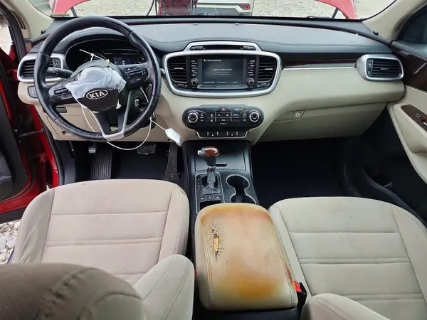 5XYPGDA39HG243824 2017 KIA SORENTO - Image 8