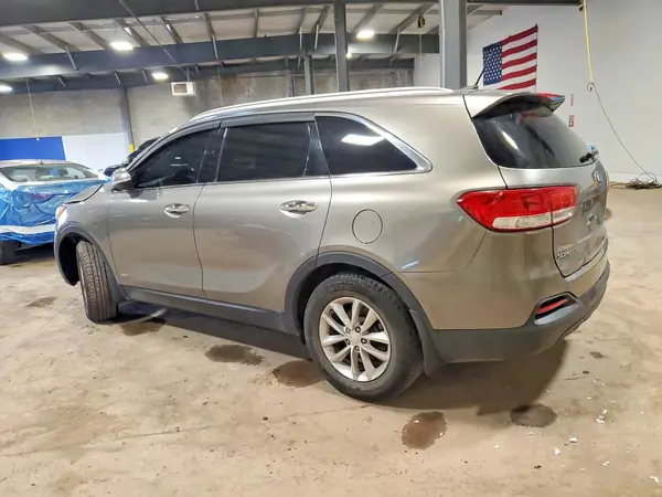 5XYPGDA39HG244097 2017 KIA SORENTO - Image 2