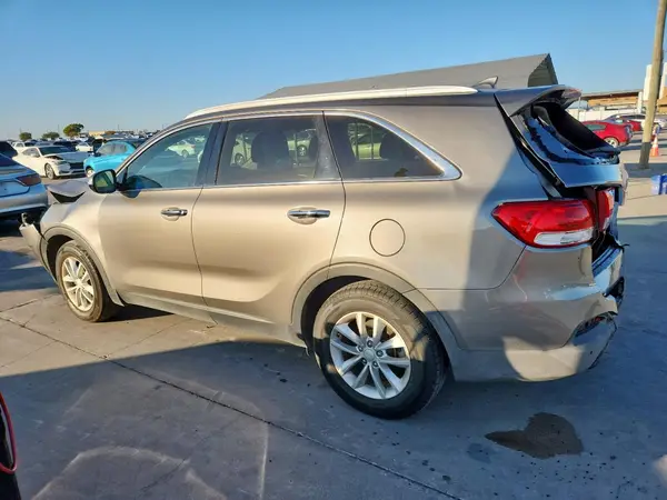 5XYPGDA39HG250319 2017 KIA SORENTO - Image 2