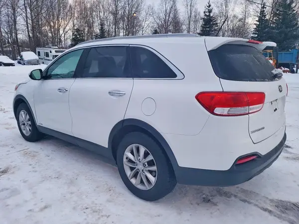 5XYPGDA39HG259196 2017 KIA SORENTO - Image 2