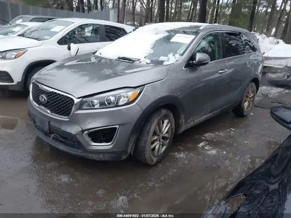 5XYPGDA39HG259361 2017 KIA SORENTO - Image 2