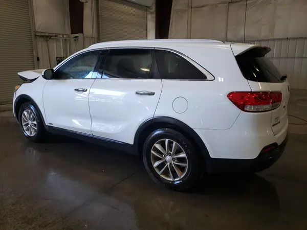 5XYPGDA39HG260266 2017 KIA SORENTO - Image 2