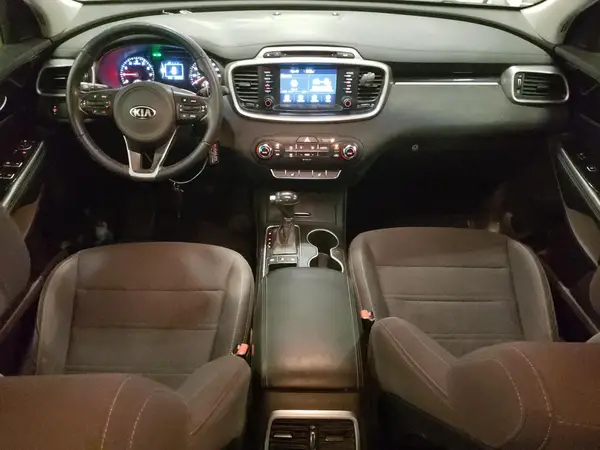 5XYPGDA39HG260266 2017 KIA SORENTO - Image 8