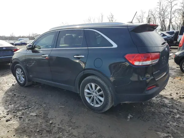 5XYPGDA39HG261739 2017 KIA SORENTO - Image 2