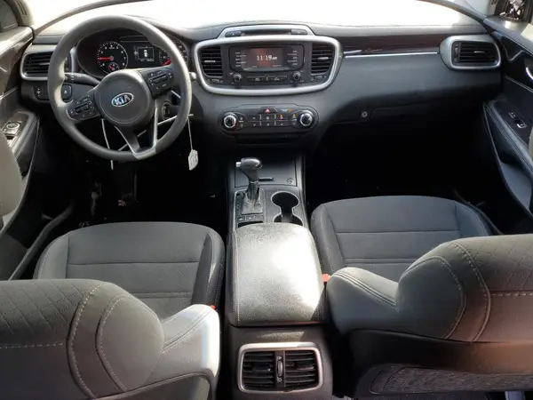 5XYPGDA39HG261739 2017 KIA SORENTO - Image 8