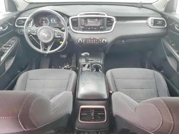 5XYPGDA39HG262129 2017 KIA SORENTO - Image 8