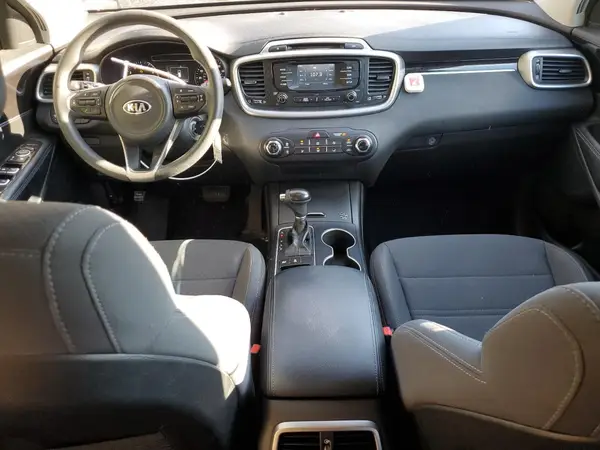 5XYPGDA39HG270148 2017 KIA SORENTO - Image 8