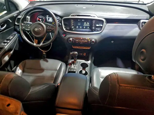 5XYPGDA39HG270229 2017 KIA SORENTO - Image 8