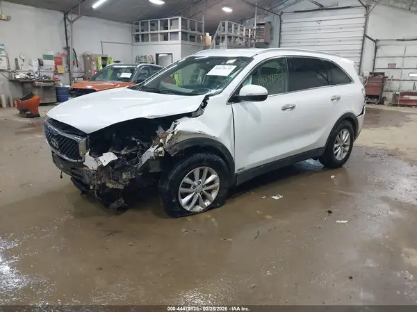 5XYPGDA39HG270912 2017 KIA SORENTO - Image 2