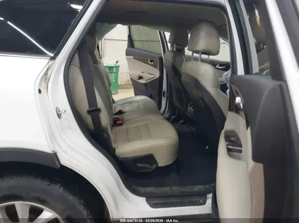 5XYPGDA39HG270912 2017 KIA SORENTO - Image 8