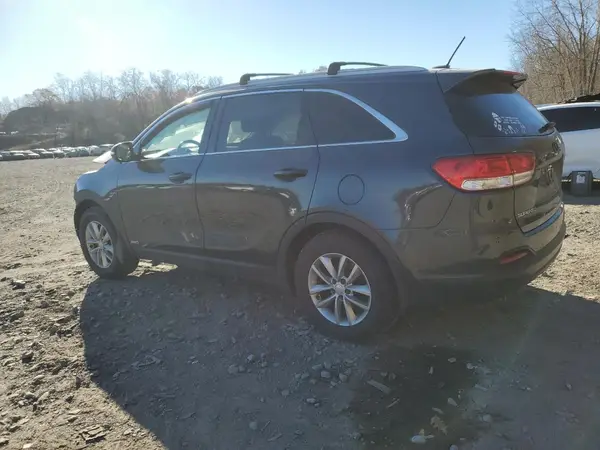 5XYPGDA39HG274328 2017 KIA SORENTO - Image 2