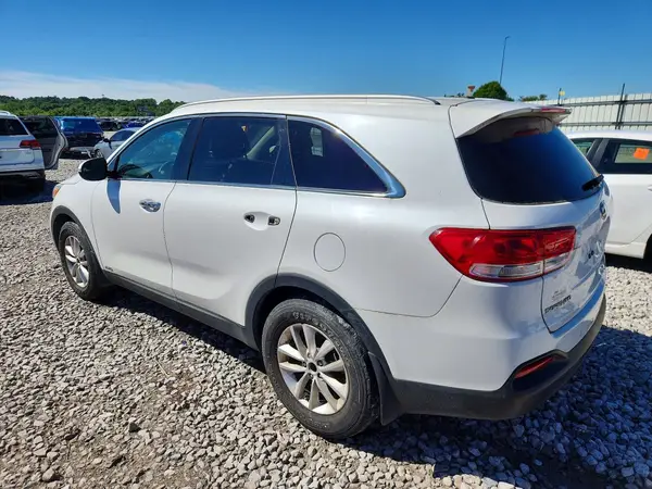 5XYPGDA39HG275074 2017 KIA SORENTO - Image 2