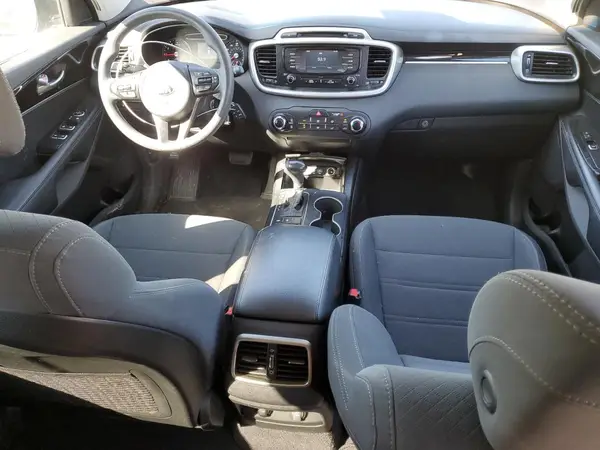 5XYPGDA39HG281747 2017 KIA SORENTO - Image 8