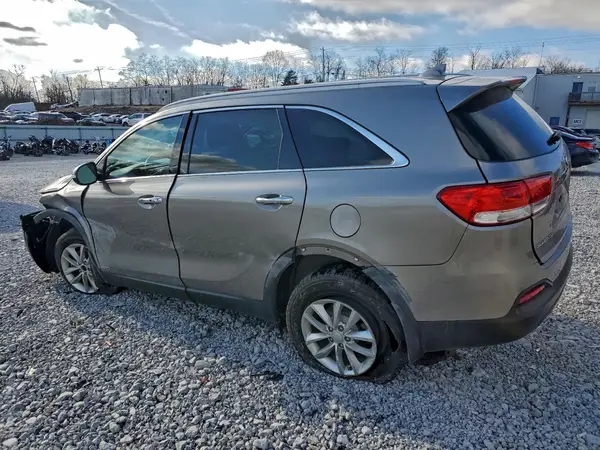 5XYPGDA39HG281795 2017 KIA SORENTO - Image 2