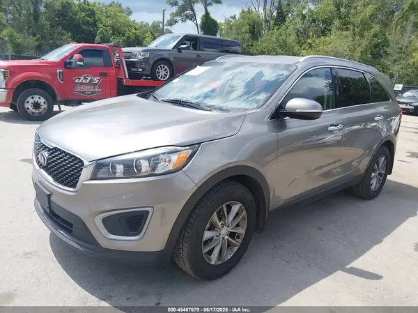 5XYPGDA39HG289119 2017 KIA SORENTO - Image 2