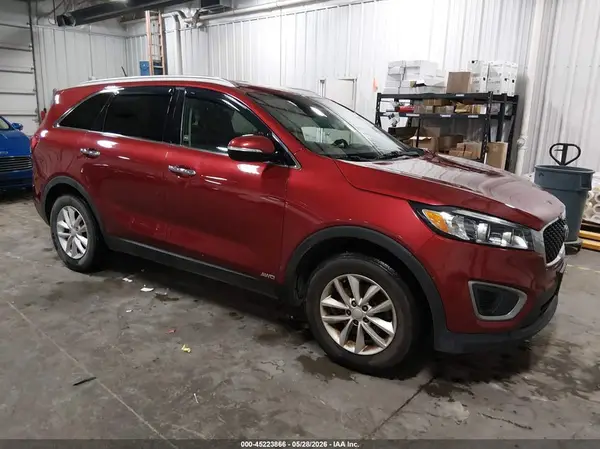 5XYPGDA39HG302175 2017 KIA SORENTO - Image 1