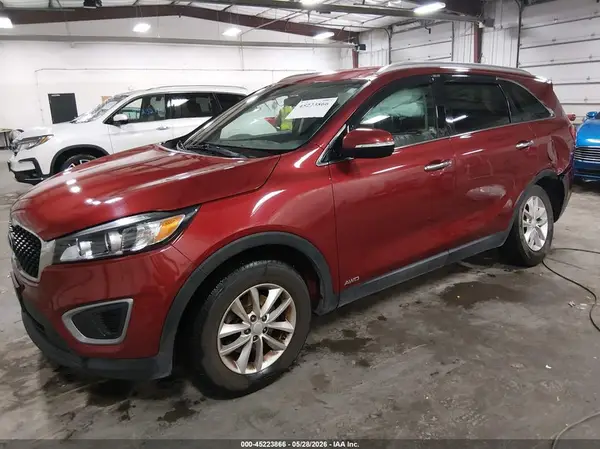 5XYPGDA39HG302175 2017 KIA SORENTO - Image 2