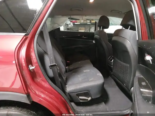 5XYPGDA39HG302175 2017 KIA SORENTO - Image 8
