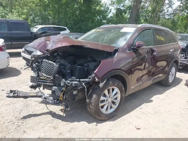 5XYPGDA39HG311958 2017 KIA SORENTO - Image 2