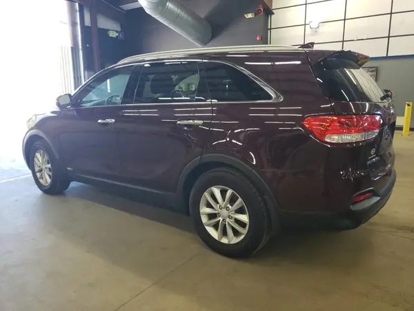 5XYPGDA39HG321549 2017 KIA SORENTO - Image 2