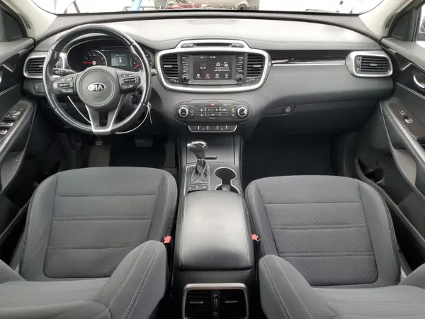 5XYPGDA39HG323284 2017 KIA SORENTO - Image 8