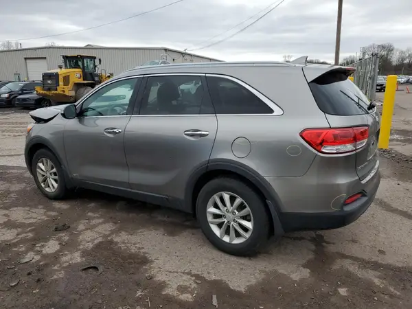 5XYPGDA39HG323849 2017 KIA SORENTO - Image 2